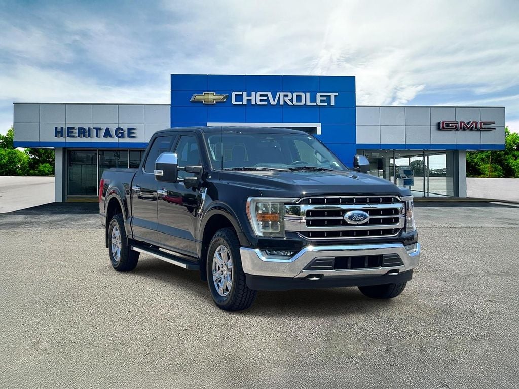 2022 Ford F-150 LARIAT in Black — front three-quarter view