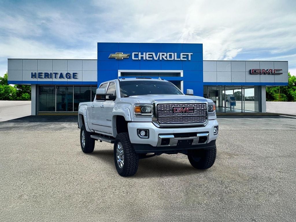 2018 GMC Sierra 2500 HD Denali in White Frost Tricoat — front three-quarter view