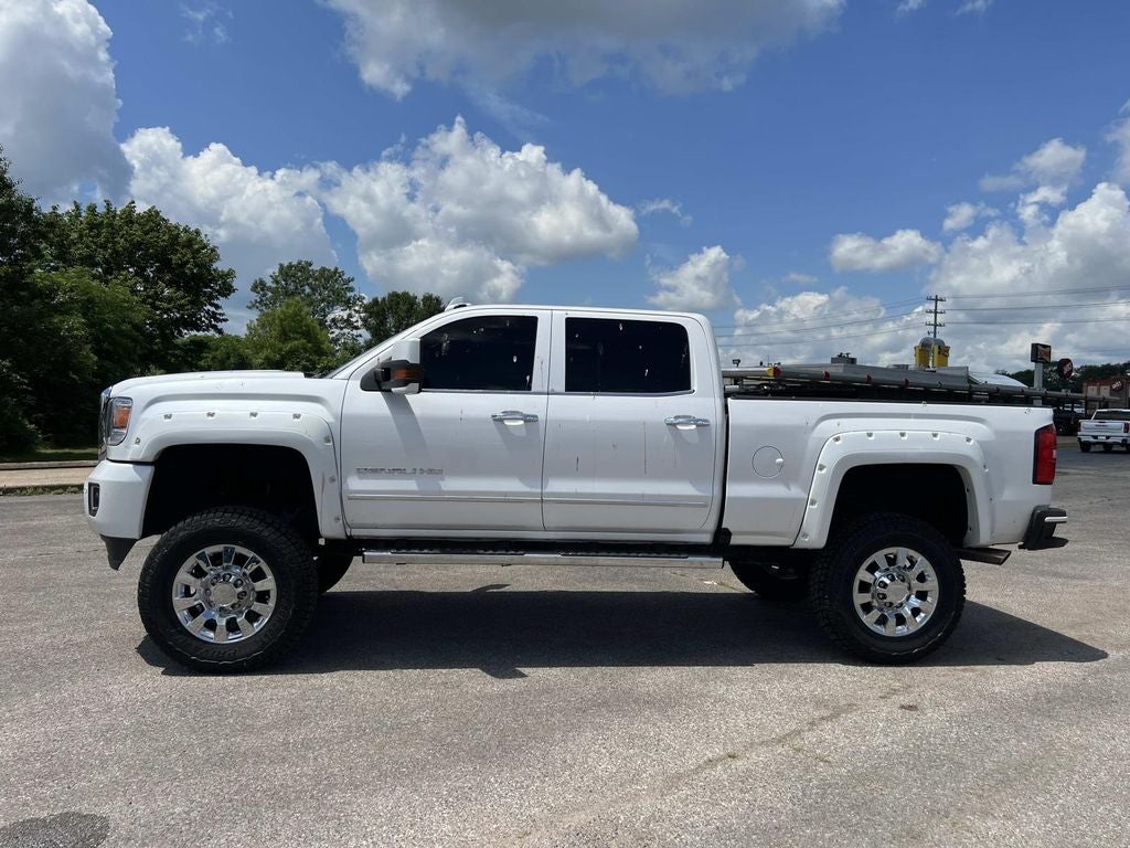 2018 GMC Sierra 2500 HD — interior view